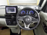 Nissan ROOX лот № 3099 оценка 6  с аукциона в Японии 4
