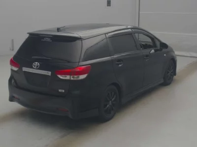 Toyota WISH  с аукциона в Японии