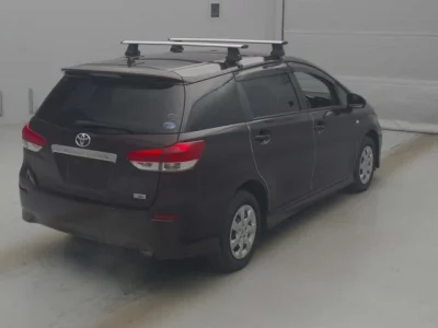 Toyota WISH  с аукциона в Японии