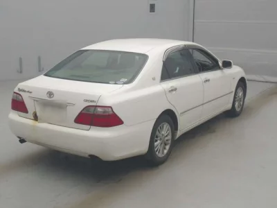 Toyota CROWN  с аукциона в Японии