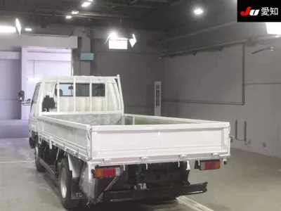 Toyota DYNA  с аукциона в Японии