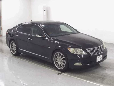 Lexus LS  с аукциона в Японии