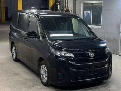 Toyota NOAH  с аукциона в Японии