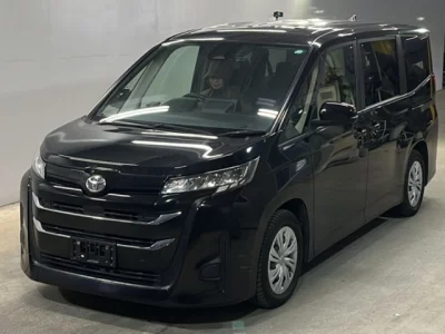 Toyota NOAH  с аукциона в Японии