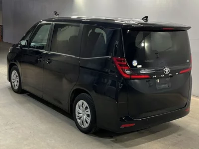 Toyota NOAH  с аукциона в Японии