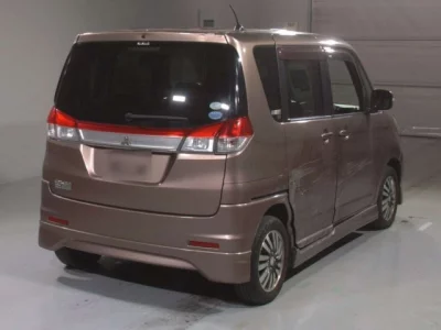 Mitsubishi DELICA D2