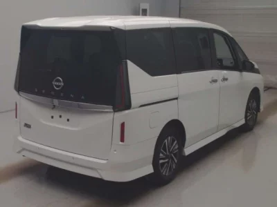 Nissan SERENA  с аукциона в Японии