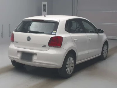 Volkswagen POLO  с аукциона в Японии