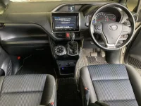 Toyota VOXY лот № 3008 оценка R  с аукциона в Японии 2