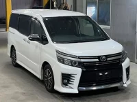 Toyota VOXY лот № 3008 оценка R  с аукциона в Японии 3
