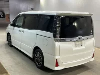 Toyota VOXY лот № 3008 оценка R  с аукциона в Японии 1