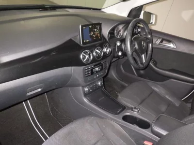 Mercedes-Benz B CLASS