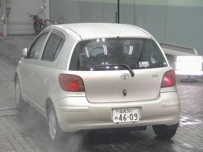 Toyota VITZ  с аукциона в Японии
