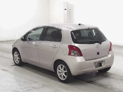 Toyota VITZ  с аукциона в Японии
