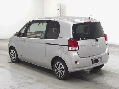 Toyota PORTE  с аукциона в Японии