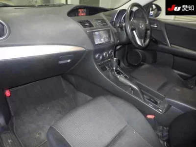 Mazda AXELA  с аукциона в Японии