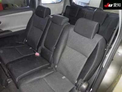 Toyota WISH  с аукциона в Японии