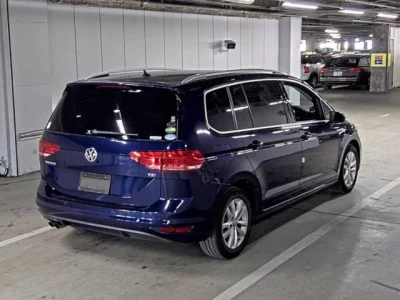 Volkswagen GOLF TOURAN