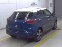 Nissan KICKS лот № 42 оценка 4  с аукциона в Японии 3