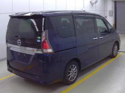 Nissan SERENA  с аукциона в Японии