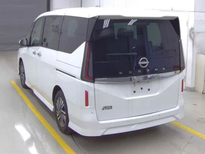 Nissan SERENA  с аукциона в Японии