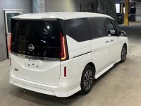 Nissan SERENA лот № 3107 оценка 4  с аукциона в Японии 4