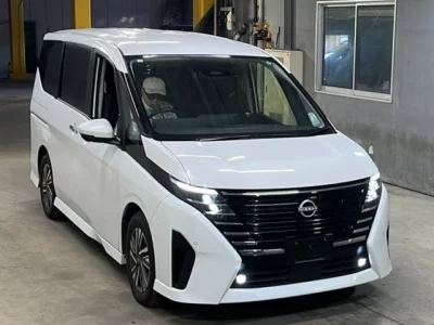 Nissan SERENA  с аукциона в Японии