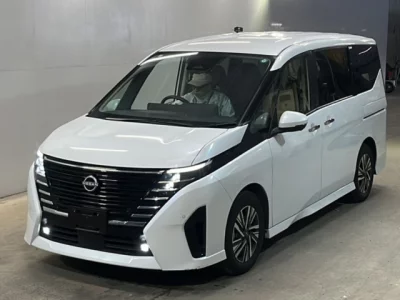 Nissan SERENA  с аукциона в Японии