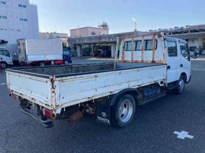 Toyota DYNA  с аукциона в Японии