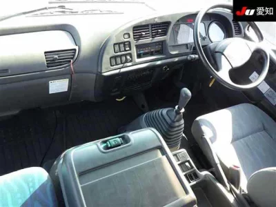 Isuzu FORWARD  с аукциона в Японии