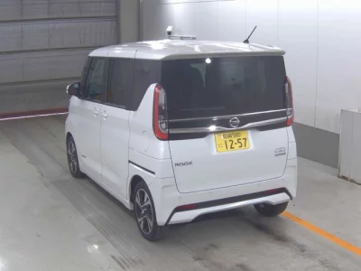 Nissan ROOX  с аукциона в Японии