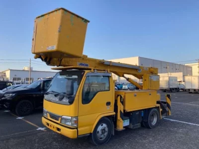 Isuzu ELF  с аукциона в Японии