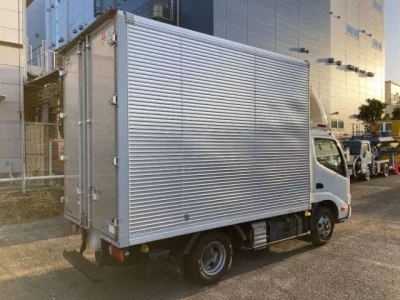 Toyota DYNA  с аукциона в Японии