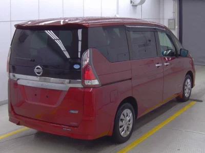Nissan SERENA  с аукциона в Японии