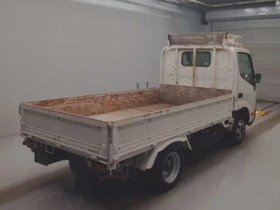 Toyota DYNA  с аукциона в Японии