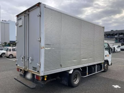 Isuzu ELF  с аукциона в Японии