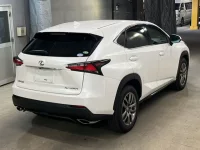 Lexus NX лот № 4052 оценка 4.5  с аукциона в Японии 4