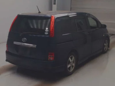 Toyota ISIS  с аукциона в Японии