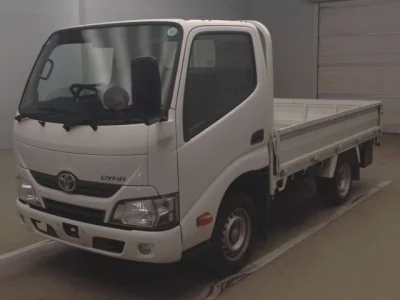 Toyota DYNA  с аукциона в Японии