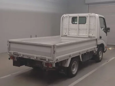 Toyota DYNA  с аукциона в Японии
