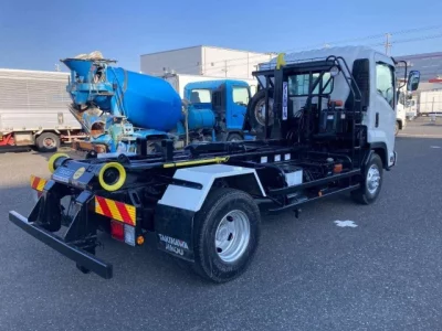 Isuzu FORWARD  с аукциона в Японии