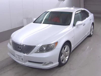 Lexus LS  с аукциона в Японии