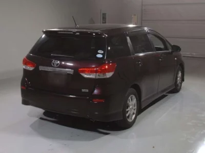 Toyota WISH  с аукциона в Японии