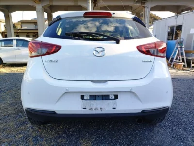 Mazda MAZDA2  с аукциона в Японии