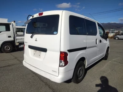 Mitsubishi DELICA  с аукциона в Японии