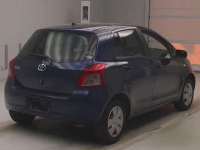 Toyota VITZ  с аукциона в Японии