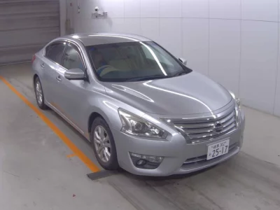 Nissan TEANA  с аукциона в Японии