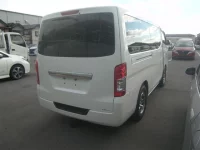 Nissan CARAVAN VAN лот № 8012 оценка 3.5  с аукциона в Японии 3
