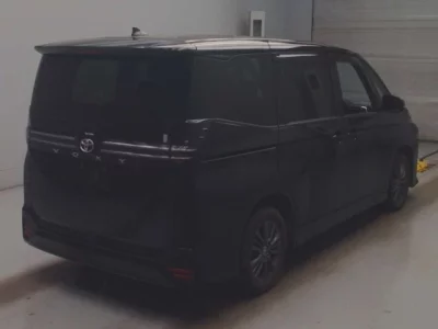 Toyota VOXY  с аукциона в Японии