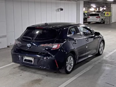 Toyota COROLLA SPORT  с аукциона в Японии
